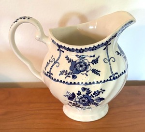 lot 460 image: Johnson Brothers Indies Blue Pitcher and Covered Sugar Dish