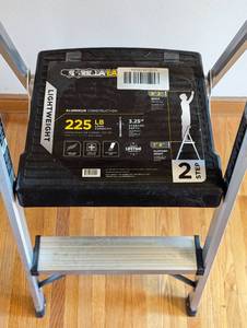 lot 167A image: Gorilla Light Weight Step Ladder