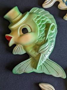 lot 379 image: Vintage Miller Studio Chalkware Fish Wall Plaques