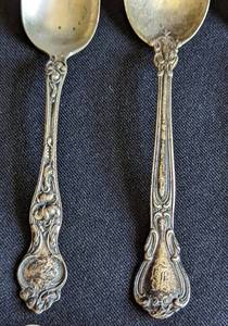 lot 388 image: Assorted Vintage Sterling Silver Spoons