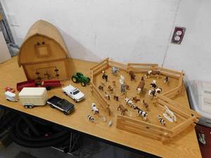 lot 38 image: Vintage Farm Animals and Home Made Barn. Truck & Trailer, John Deer Tractor Toy Lot, LK