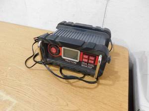 lot 42 image: VECTOR 15 Amp Automatic 12V Battery Charger with 50 Amp Engine Start and Alternator Check
