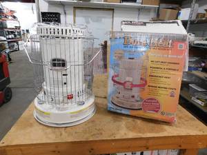 lot 49 image: DuraHeat Portable Convection Kerosene Heater Provides 23,800 Btus of Warmth