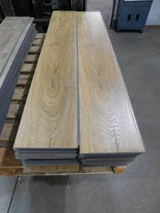 lot 23 image: Classic oak 10 mm Water Proof Laminate Wood Flooring (150 sqft)