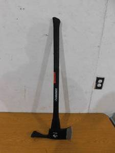lot 91 image: Husky 3.5 lbs. Pulaski Axe with 35 in. Fiberglass Handle