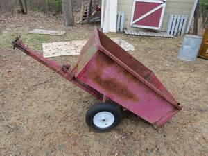 lot 3 image: Red Devil Load Hog Yard Trailer