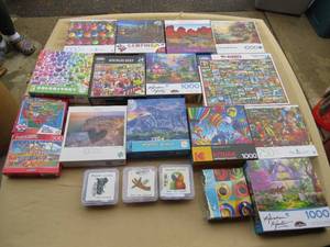 lot 22 image: Mixed Lot of Puzzles