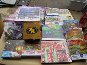 lot 23 image: Mixed Lot of Puzzles