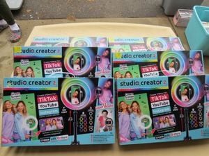 lot 30 image: 6 Piece Lot of Studio Creator 2 - Create, Edit, Share Videos