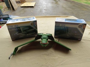 lot 39 image: Mixed Lot of Star Trek Toys