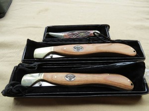 lot 45 image: Mixed Lot of Americas Legacy North America Fishing Club Knives