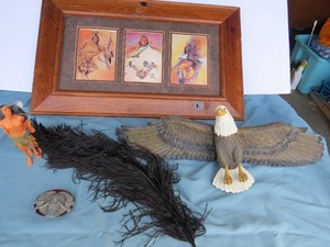 lot 89 image: Mixed Lot of Decor Items