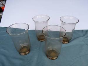 lot 91 image: 4 Piece Lot of Matching Vases