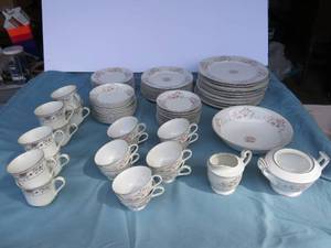 lot 96 image: Large Mixed Lot of Fine China