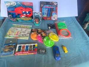 lot 140 image: Mixed Lot of Toys