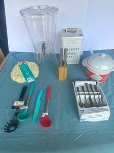 lot 131 image: Mixed Lot of Household Items
