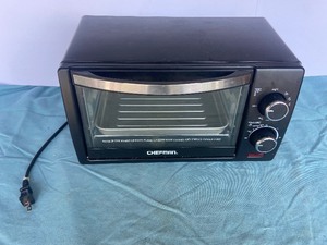 lot 132 image: Chefman Countertop Oven - Model -  RJ25-4