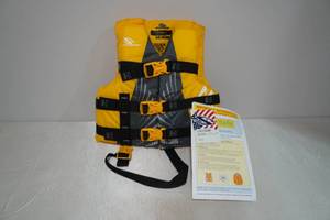 lot 37 image: Stearns Child Life Jacket -30-50lbs