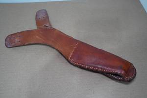 lot 48 image: Bianchi Leather Gun Holster
