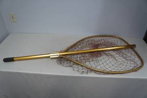 lot 82 image: Bass Pro Shop XL Adjustable Fishing Net