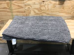 lot 29 image: New Weighted Blanket 78 x 48