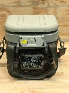 lot 43 image: Bass Pro Shops Coldsnap Latch Cooler - TrueTimber Strata - 9 Can (The Latch Is Broken)