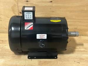 lot 92 image: BALDOR RELIANCE Industrial 5HP Motor