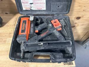 lot 95 image: RAMSET TrakFast Automatic Drywall Track Fastening System (includes gun, charger, 1 battery and case)