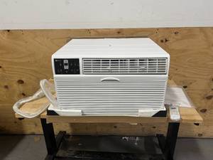 lot 115 image: SEASONS ST12R2 230V Window Air Conditioner