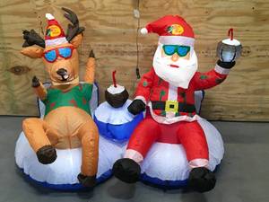 lot 103 image: Used Bass Pro Shops Festive Float 3 Ft H x 5 Ft W