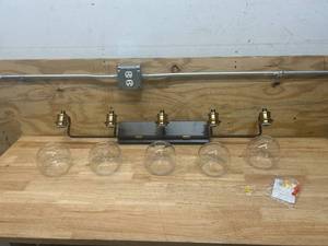 lot 129 image: 5-Light Bathroom Vanity Light Fixture