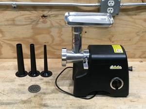 lot 153 image: Cabelas Heavy-Duty Meat Grinder (Tested And Works) (Missing Some Accessories)