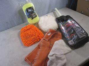 lot 160 image: (EW6) Car Washing Accessories...