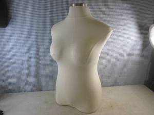 lot 170 image: (FDS) Greneker Lady Mannequin Top Form 28 14 High