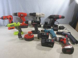 lot 180 image: (F-3) Assorted Cordless Drills Batteries and Glue Gun - Untested