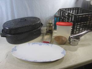 lot 187 image: (F-3) Assorted Kitchen...