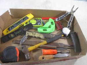 lot 213 image: (EC1) Assorted Tools and Knife...