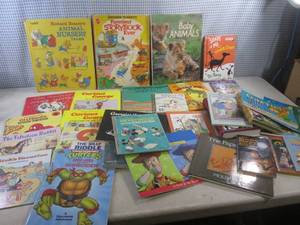 lot 225 image: (CS) Assortment of Kids Books Some Vintage