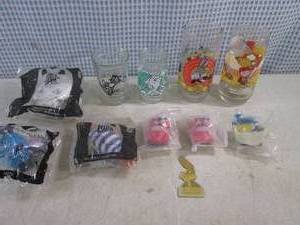 lot 230 image: (BSB) Collector Glasses and McDonalds Toys in Packaging