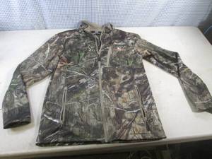 lot 240 image: (BS) Mossy Oak Camo Jacket Unknown Size  Missing Tag