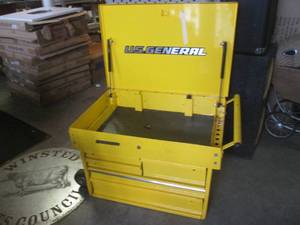 lot 252 image: (A-1) U.S. General 30 5-Drawer Mechanics Cart with Key