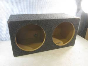 lot 255 image: (D-4) Bass Slammer Speaker BoxCabinet