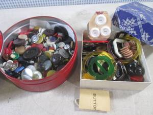lot 293 image: (BS) Tin and Box Full of Buttons Etc