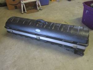 lot 10 image: (BR2) SKB Hard Rolling Golf Travel Case 50 Long - All Latches,Hinges, Handles and Wheels Function - No Key