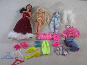 lot 28 image: (EC1) 2 Dolls with Accessories...