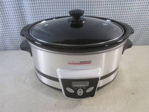 lot 82 image: (BSB) Gordon Ramsay Every Day Large Oval Slow Cooker
