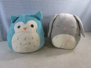 lot 96 image: (D-2) Winsted The Owl and Blake The Bunny Squishmallows