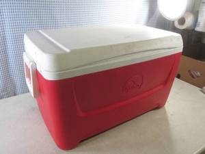 lot 109 image: (A-4T) Igloo Cooler - 24 x 14 x 14 12 H