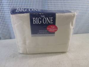 lot 136 image: (BSB) 3pc Twin-XL Sheet Set...