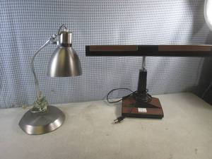 lot 147 image: (F-0) 2 Desk Lamps...